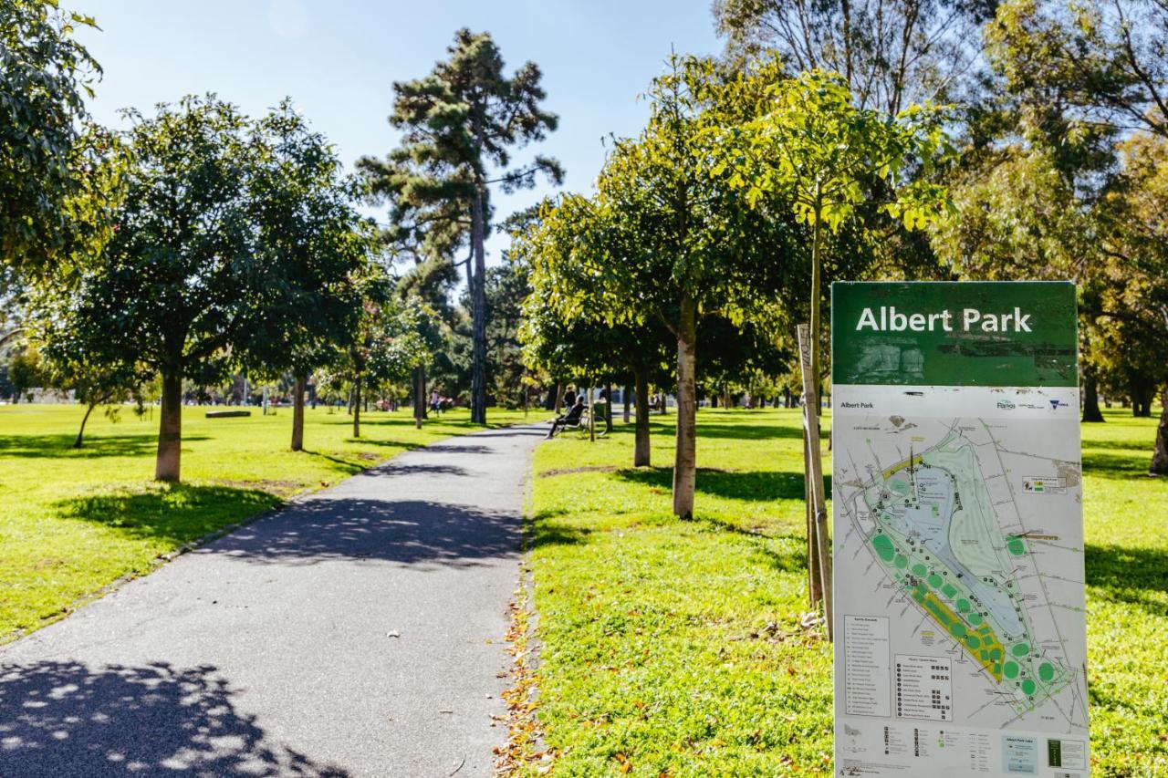 Spectacular Views Over Albert Park Melbourne Exterior foto